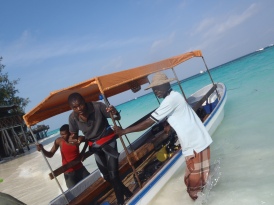 Dive-boat-Zanzibar-Tanzania-Africa-holiday